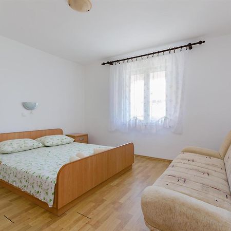 Apartments Ester لوبار المظهر الخارجي الصورة