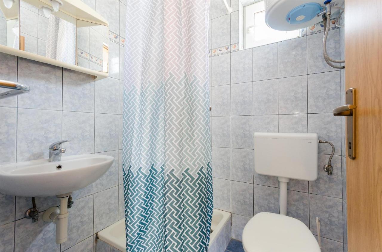 Apartments Ester لوبار المظهر الخارجي الصورة