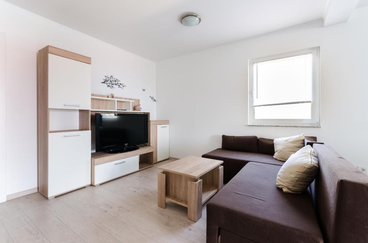 Apartments Ester لوبار المظهر الخارجي الصورة